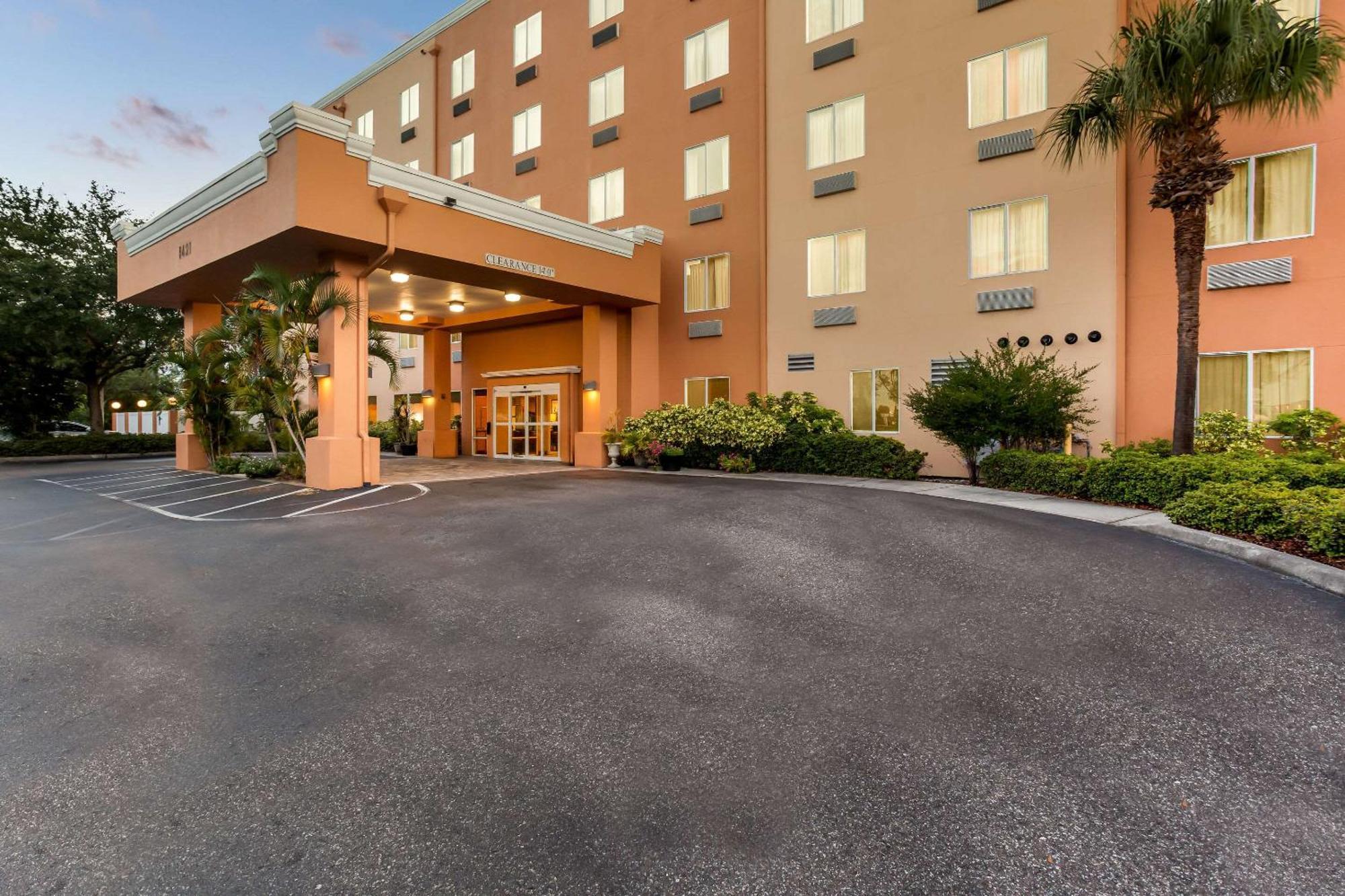 Comfort Suites Tampa Airport North Екстер'єр фото