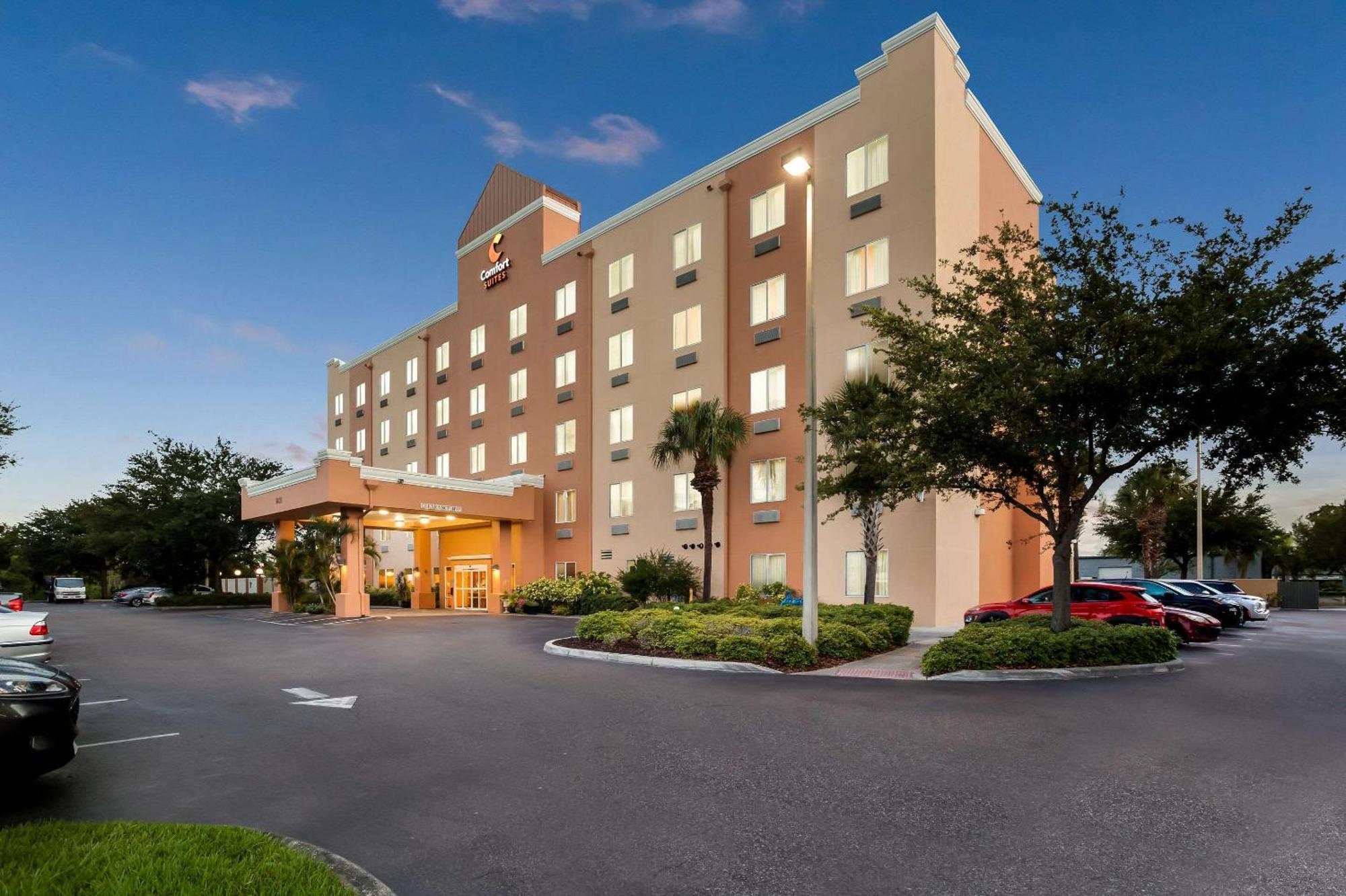 Comfort Suites Tampa Airport North Екстер'єр фото