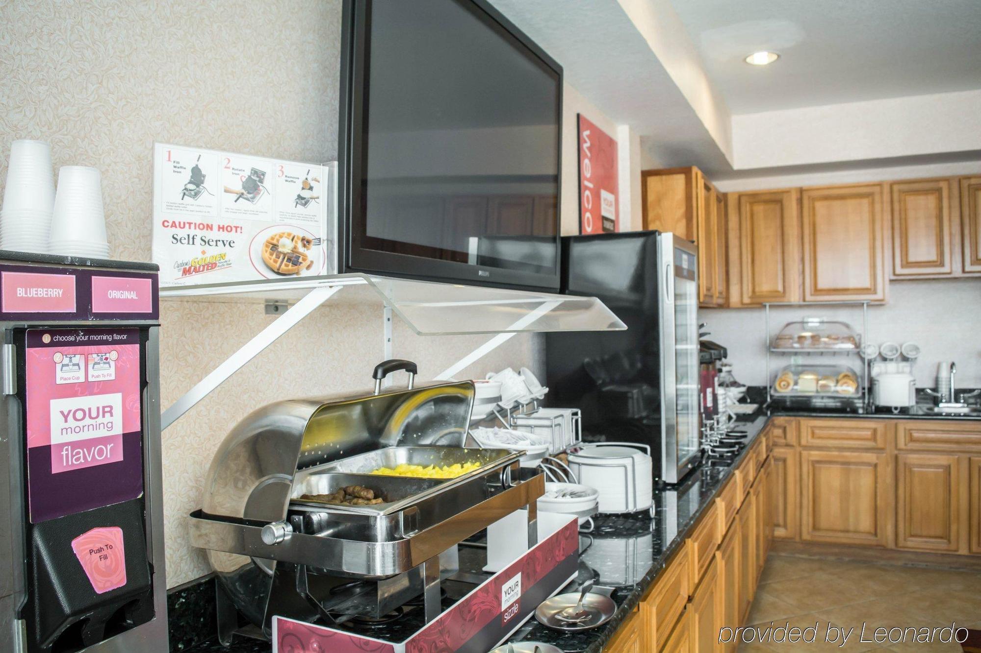 Comfort Suites Tampa Airport North Екстер'єр фото